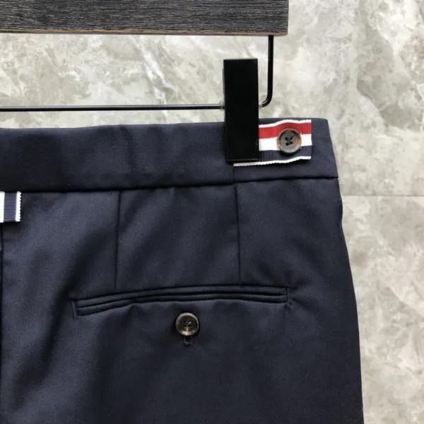 Thom Browne Classic Four-Bar Stripe Navy Blazer - 32