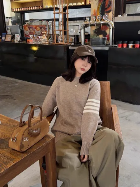 Thom Browne 4-Bar Stripe Crewneck Sweater Gray - 24
