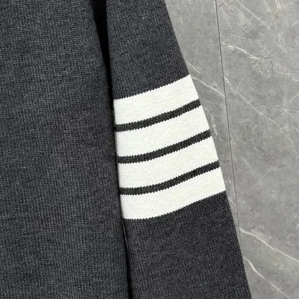 Thom Browne 4-Bar Stripe Crewneck Sweater Gray - 47