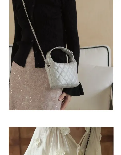 Chanel 22 Bag Black Quilted Leather Shoulder Bag - 11