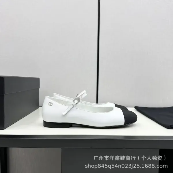 Chanel Mary Jane Block Heel White and Black Leather Shoes - 7