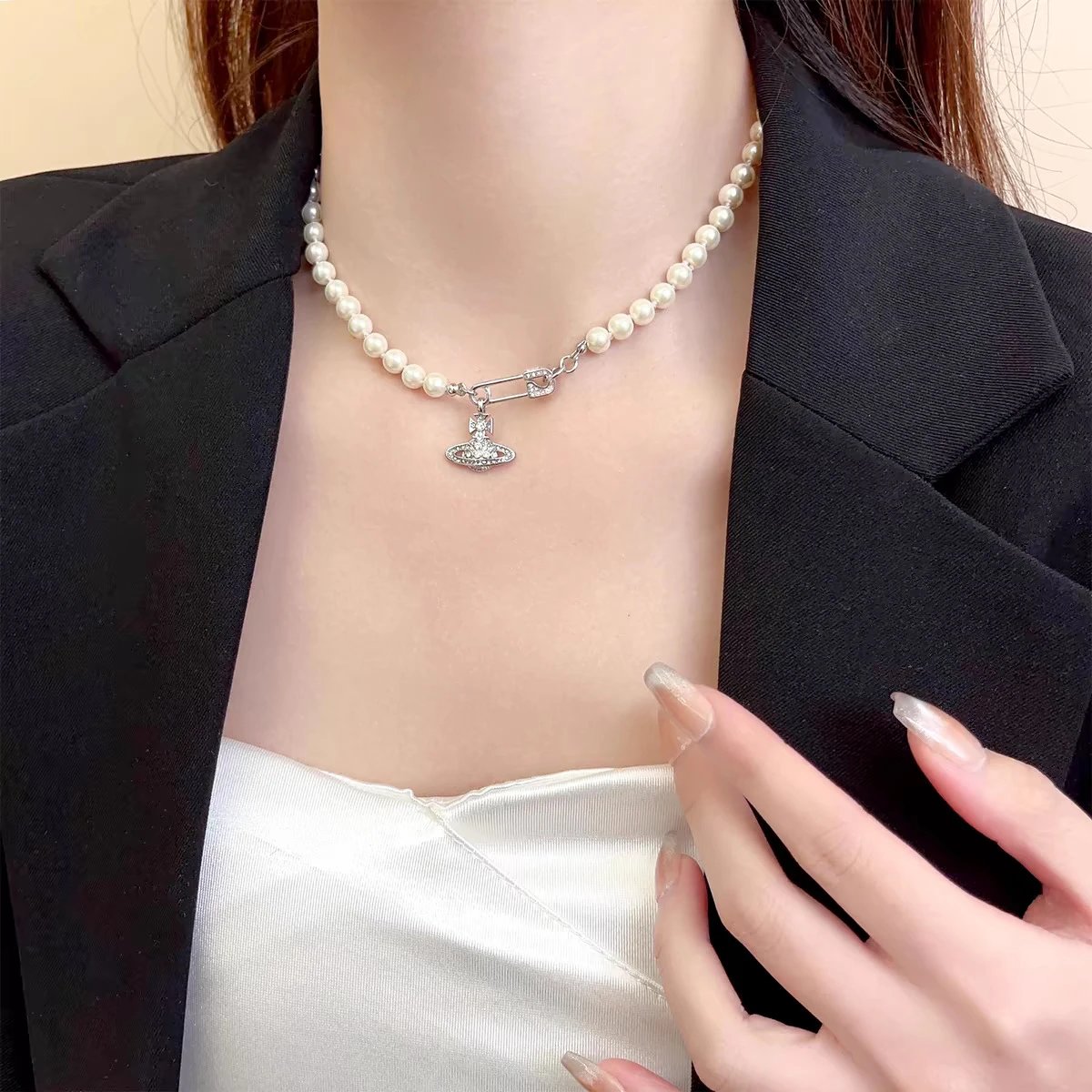 Vivienne Westwood Orb Pearl Necklace Gold - 9