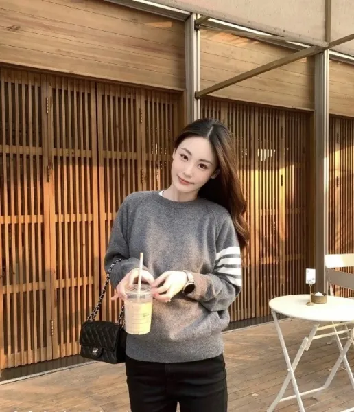 Thom Browne 4-Bar Stripe Crewneck Sweater Gray - 11