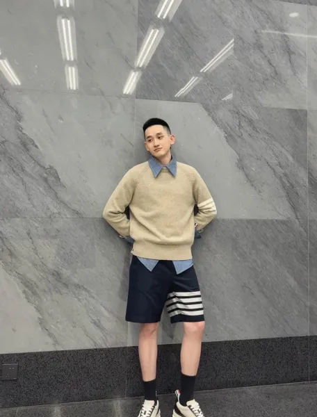 Thom Browne 4-Bar Stripe Crewneck Sweater Gray - 15