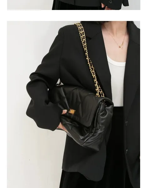 Chanel 19 Bag Black Quilted Leather Chain Shoulder Bag - 7