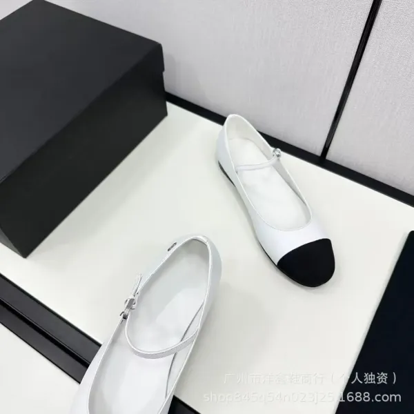 Chanel Mary Jane Block Heel White and Black Leather Shoes - 6