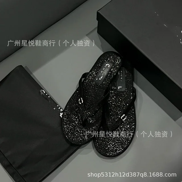 Chanel Sandals Flat thong with double-C embellishment product detail image 20