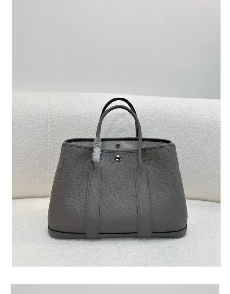 Hermès Picotin Lock in Burgundy Taurillon Leather Handbags - 26