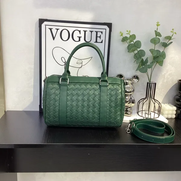 Bottega Veneta Intrecciato Woven Leather Boston Bag Black - 22
