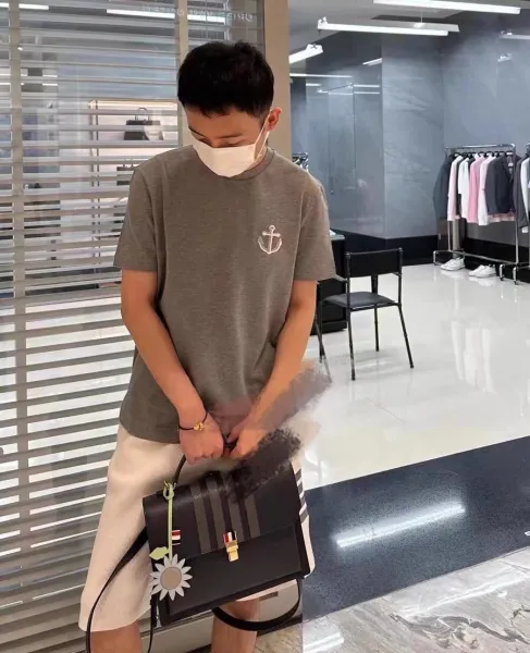 Thom Browne Anchor Embroidered Navy T-Shirt - 11