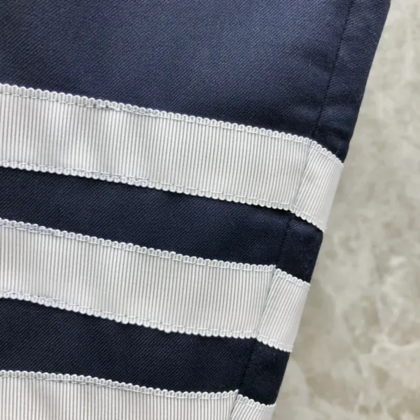 Thom Browne Classic Four-Bar Stripe Navy Blazer - 34