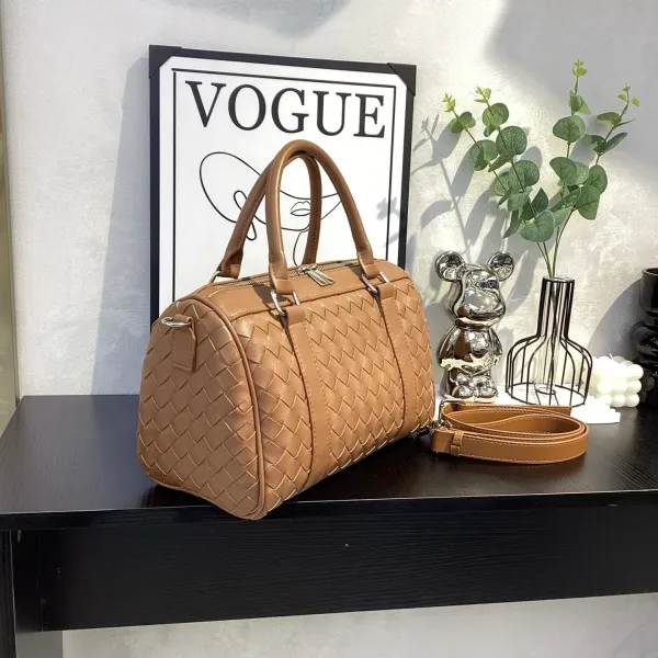Bottega Veneta Intrecciato Woven Leather Boston Bag Black - 43
