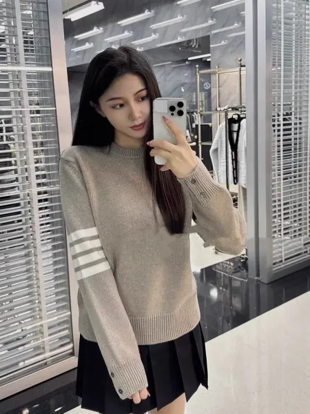 Thom Browne 4-Bar Stripe Crewneck Sweater Gray - 17