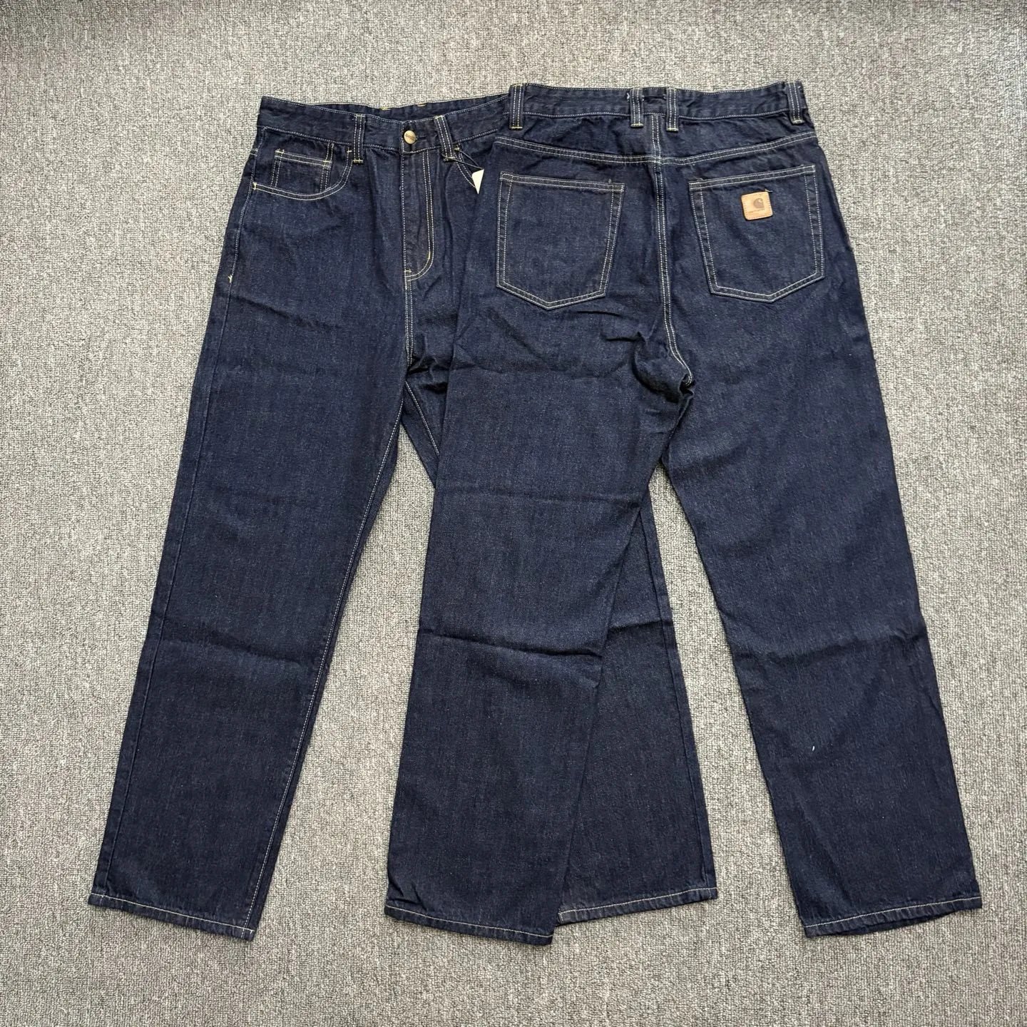 Carhartt Jeans Loose straight-leg carpenter with utility pockets — 6628 leather label