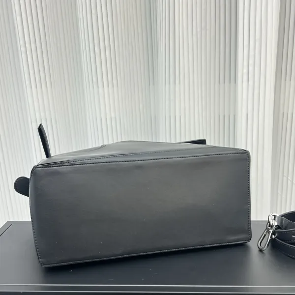 Loewe Puzzle Small Black Leather Handbag - 27