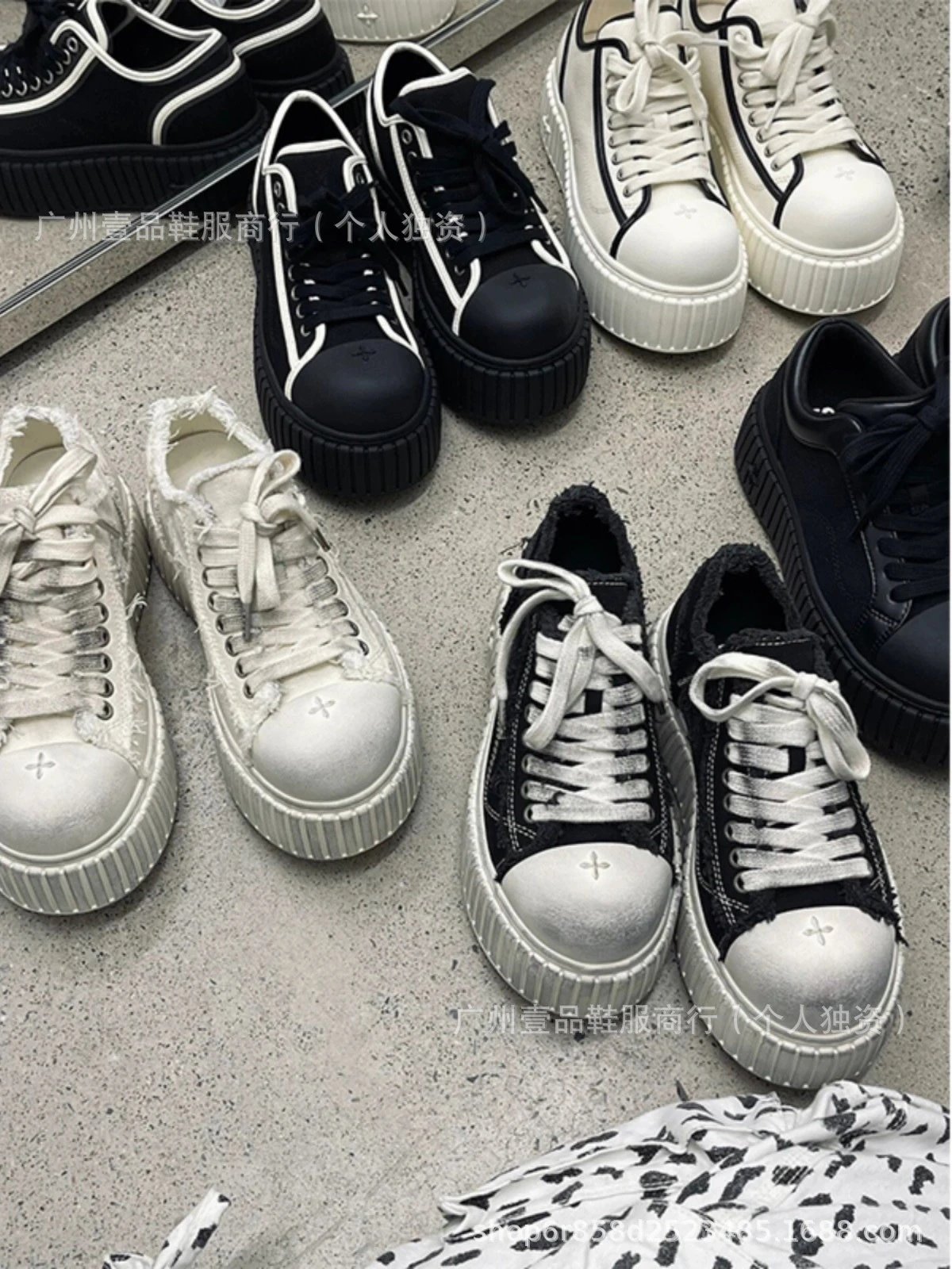 Off-White x Unknown Designer Chunky Platform Sneakers Black/White - 9