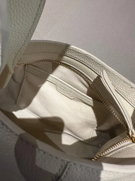 Bottega Veneta Jodie Bag Off-White Pebbled Leather Hobo Bag - 20