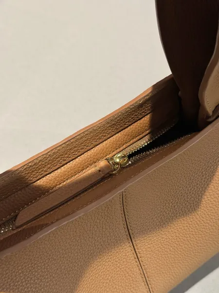 Bottega Veneta Jodie Bag Off-White Pebbled Leather Hobo Bag - 23