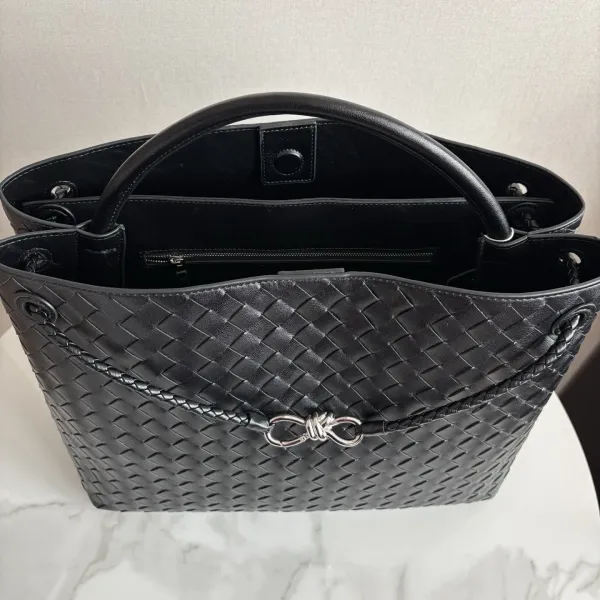 Bottega Veneta The Pouch Black Woven Leather Tote Bag - 19