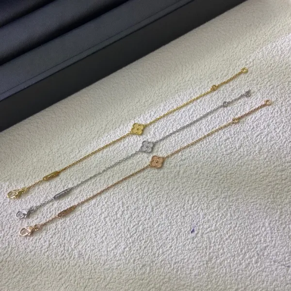 Van Cleef & Arpels Alhambra Four-Leaf Clover Gold Bracelet - 3