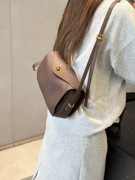 M Stand Beige Envelope Crossbody Bag - 6