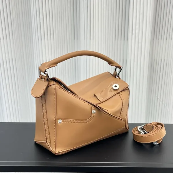 Loewe Puzzle Small Black Leather Handbag - 18