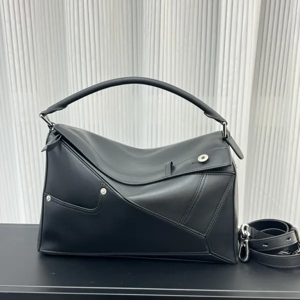 Loewe Puzzle Small Black Leather Handbag - 23