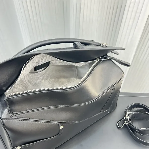 Loewe Puzzle Small Black Leather Handbag - 28
