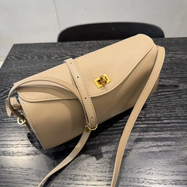 M Stand Beige Envelope Crossbody Bag - 22