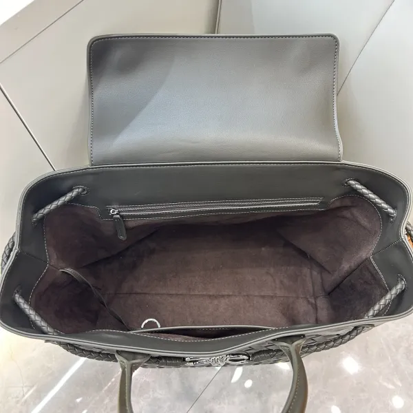 Bottega Veneta Cassette Tote Burgundy Woven Leather Handbag - 25