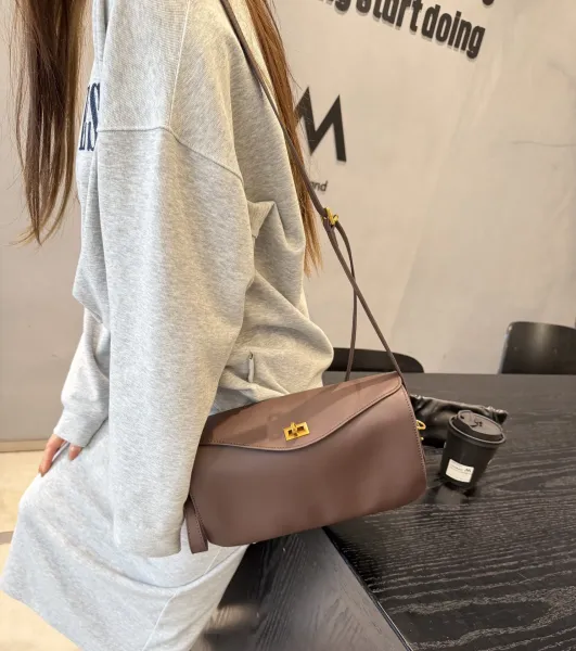 M Stand Beige Envelope Crossbody Bag - 5