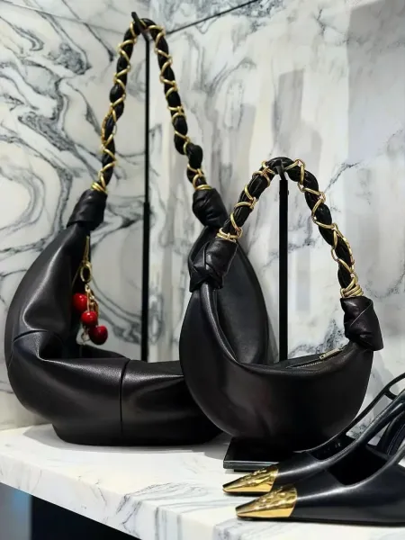 Bottega Veneta The Pouch Hobo Bag Black - 9