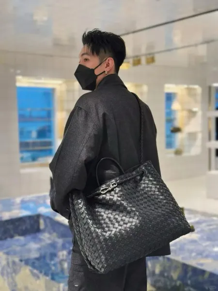 Bottega Veneta The Pouch Black Woven Leather Tote Bag - 5