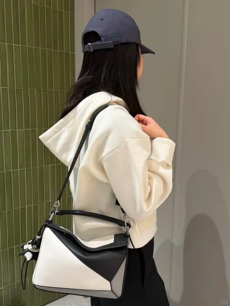 Loewe Puzzle Bag Black and White Leather Shoulder Bag - 16