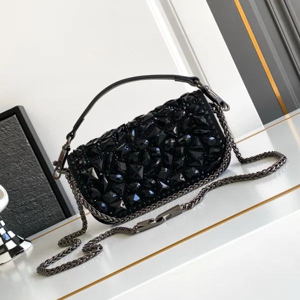 Valentino Garavani Rockstud Spike Crystal-Embellished Chain Bag Black - 6