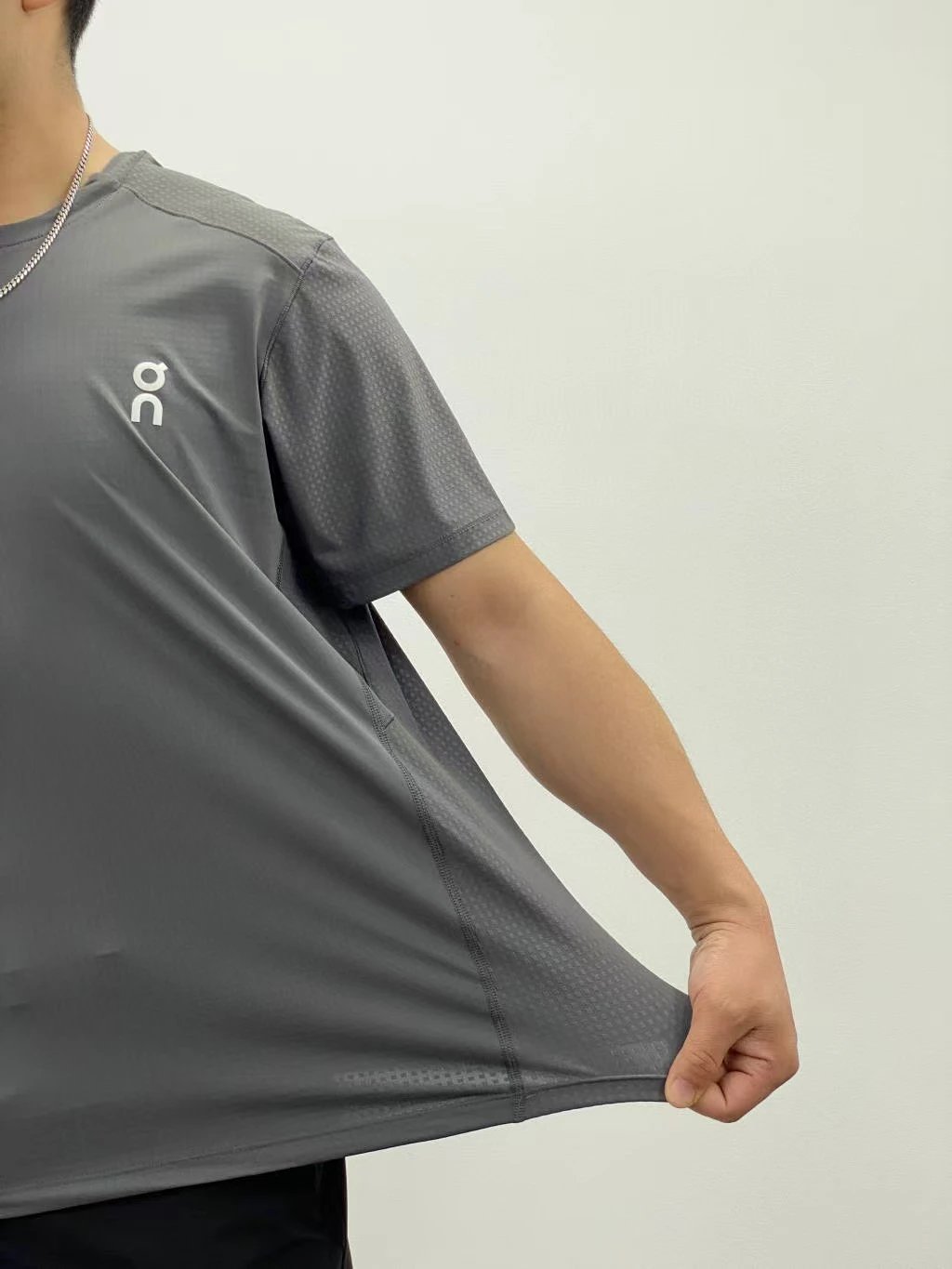 On Running Cloudswift Tech T-Shirt Gray - 4