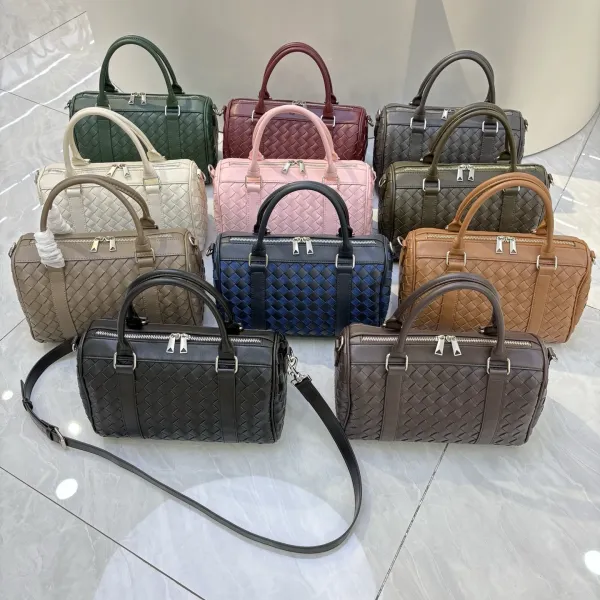 Bottega Veneta Intrecciato Woven Leather Boston Bag Black - 9