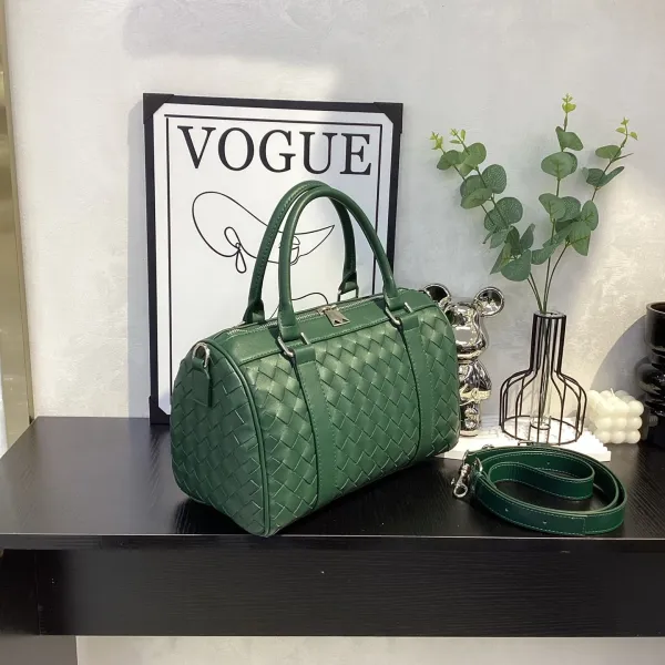 Bottega Veneta Intrecciato Woven Leather Boston Bag Black - 23