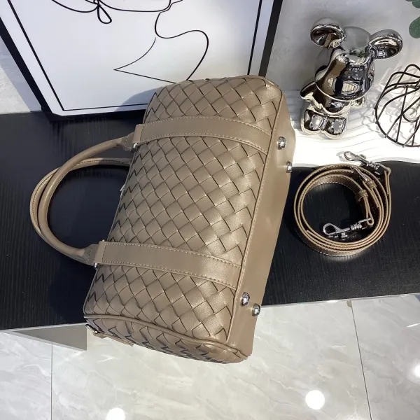 Bottega Veneta Intrecciato Woven Leather Boston Bag Black - 27