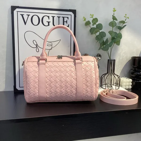 Bottega Veneta Intrecciato Woven Leather Boston Bag Black - 35