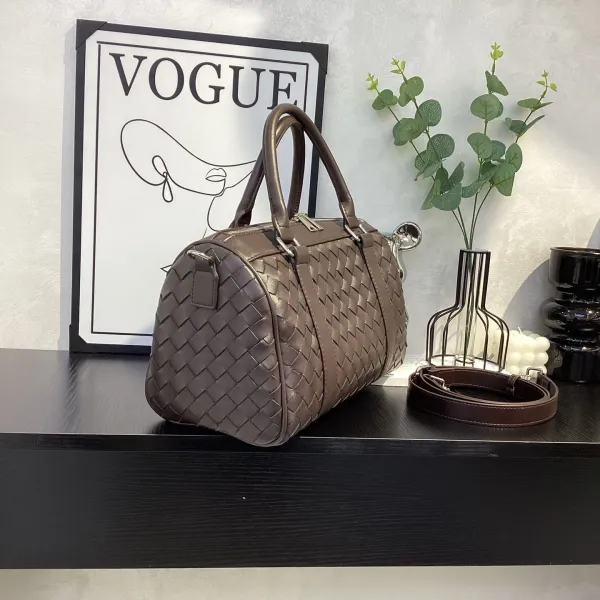 Bottega Veneta Intrecciato Woven Leather Boston Bag Black - 46