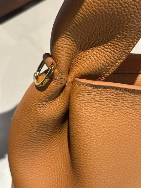 Bottega Veneta Jodie Bag Off-White Pebbled Leather Hobo Bag - 24