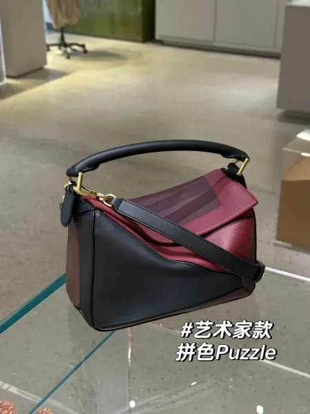Loewe Puzzle Bag Black and White Leather Shoulder Bag - 23