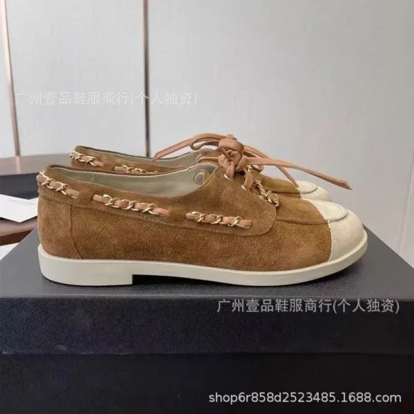 Saint Tears Chain-Embellished Suede Boat Shoes Beige - 16
