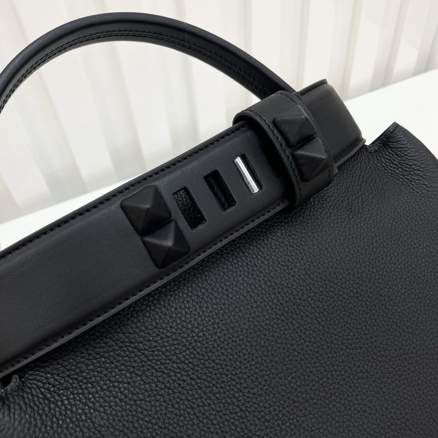 Hermès Kelly Danse Taupe Togo Leather Handbag - 11