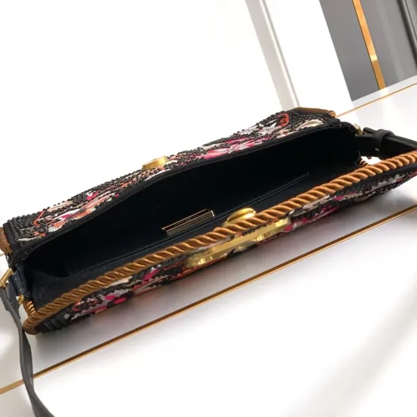 Valentino Garavani Roman Stud Floral Embroidered Chain Bag Black - 11