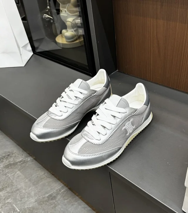 CELINE Sneakers Triomphe embroidered lace-up product detail image 4