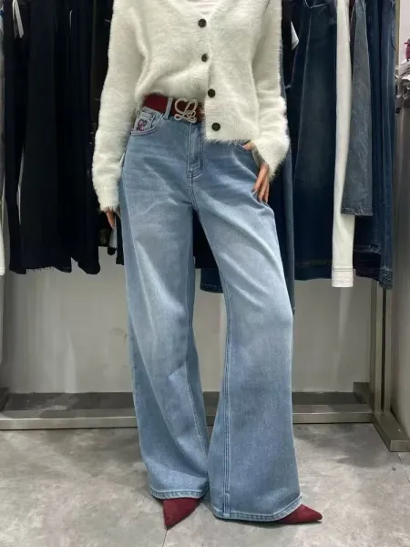 Design Wide-Leg Jeans with Embroidered 'LOVE' Heart Patch in Light Wash Blue Jeans - 4