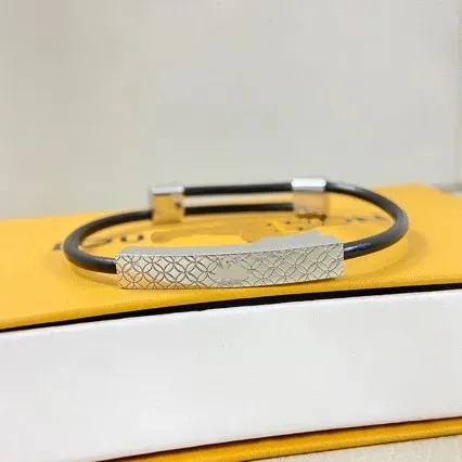 Design Geometric Pattern Silver-Plated Black Bangle Bracelet - 4