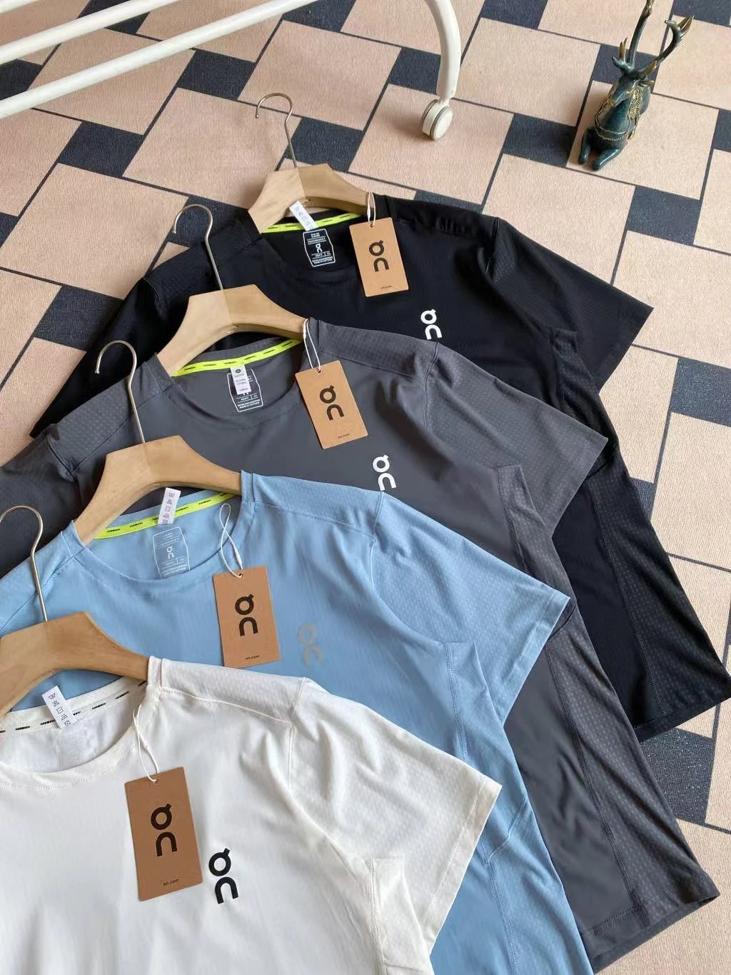 On Running Cloudswift Tech T-Shirt Gray - 9